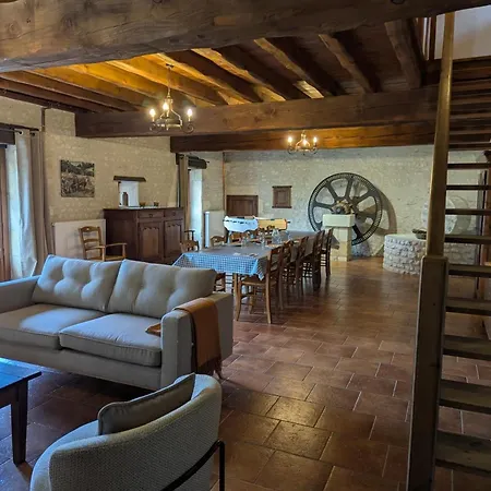Дом отдыха Ancien Moulin Renove Avec Piscine Et Jardin, Ideal Familles, Vignobles Du Cognac - Fr-1-653-88 Lignieres-Ambleville